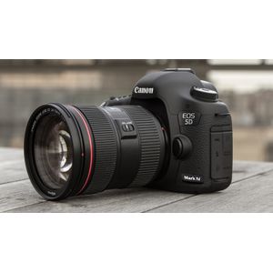 Canon EOS 5D Mark IV DSLR Camera + 24-70mm